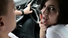 Amatoriale Ragazza Pompino Con Ingoio In Auto
