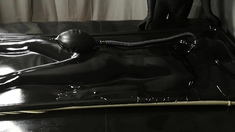 Amateur CDin latex dildoing