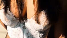 Stunning brunette amateur babe anne masturbating