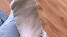 Amateur Foot Fetish Girlfriend Sucks and gives a Footjob