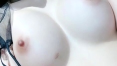 Omege japanese girl with big boobs on cams