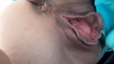 Hot pussy spreading close up for solo toying stunner
